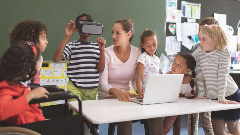 Virtual Reality in Education: Transforming the Learning Experience