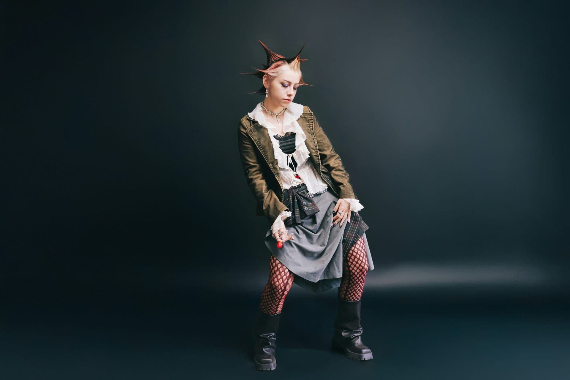 The Return of Y2K Aesthetic: Nostalgia’s Influence on Fashion and Design