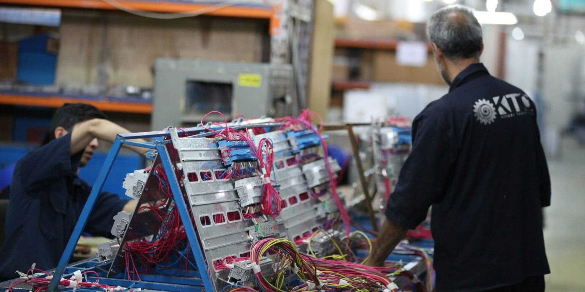 Mid‑Atlantic Manufacturing Slumps Even as Input Prices Climb