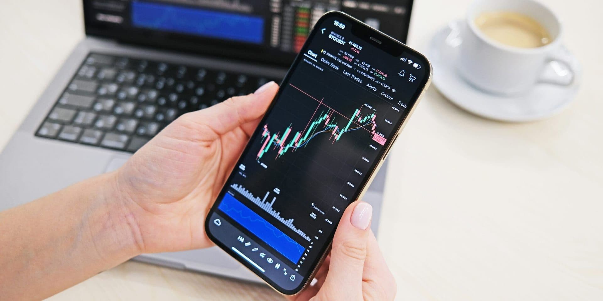 Stock Market Shows Mixed Signals Amid Economic Uncertainty