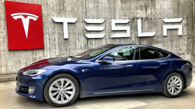 Tesla Announces Major Expansion into Battery Production with New $10 Billion Gigafactory